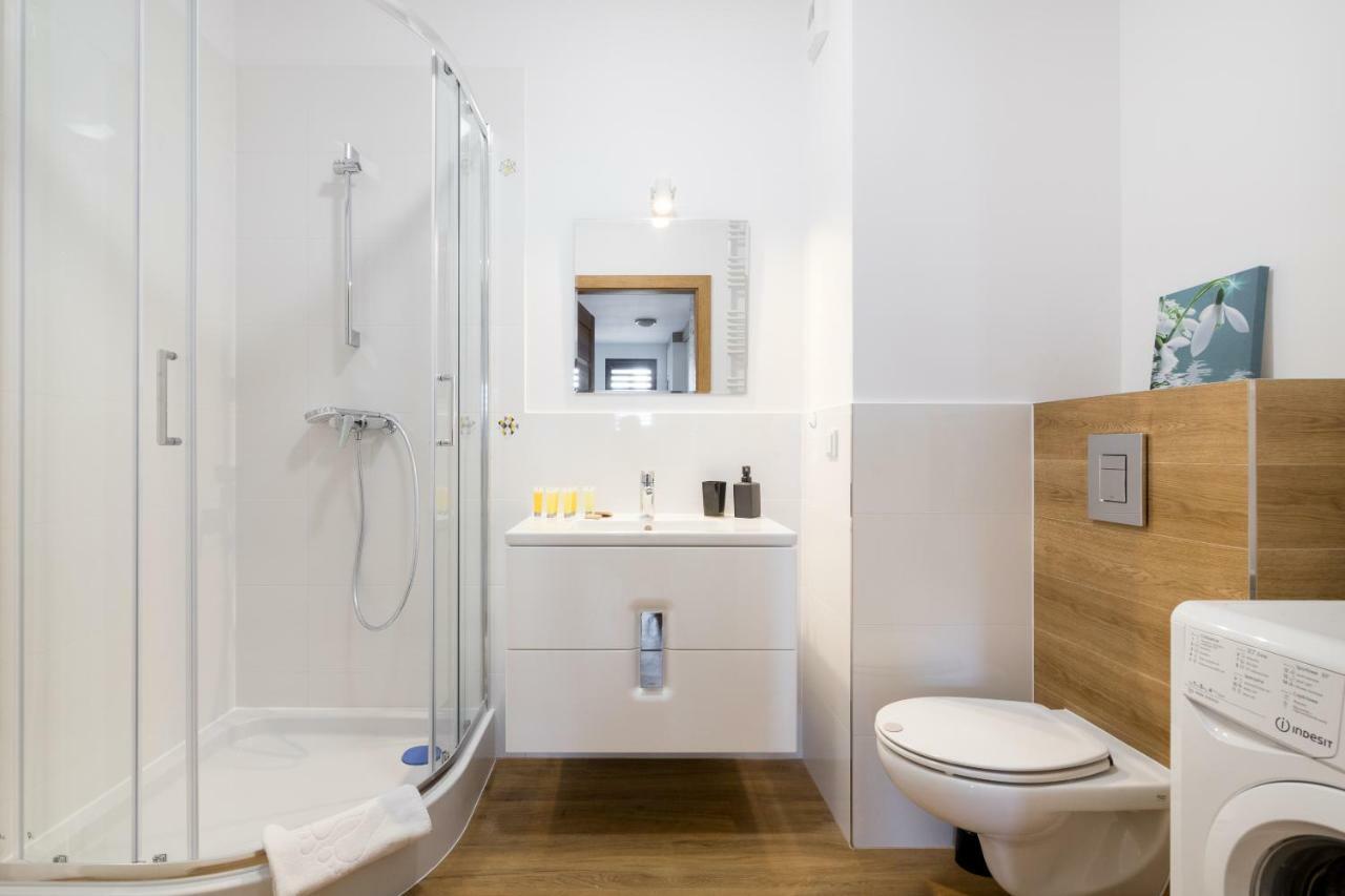 Wola Business Apartments Варшава Экстерьер фото